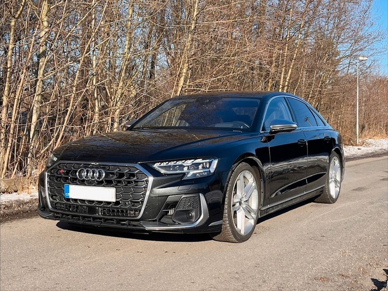 Audi S8