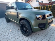 Land Rover Defender 2024