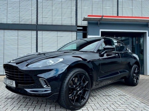 Aston Martin DBX 2022