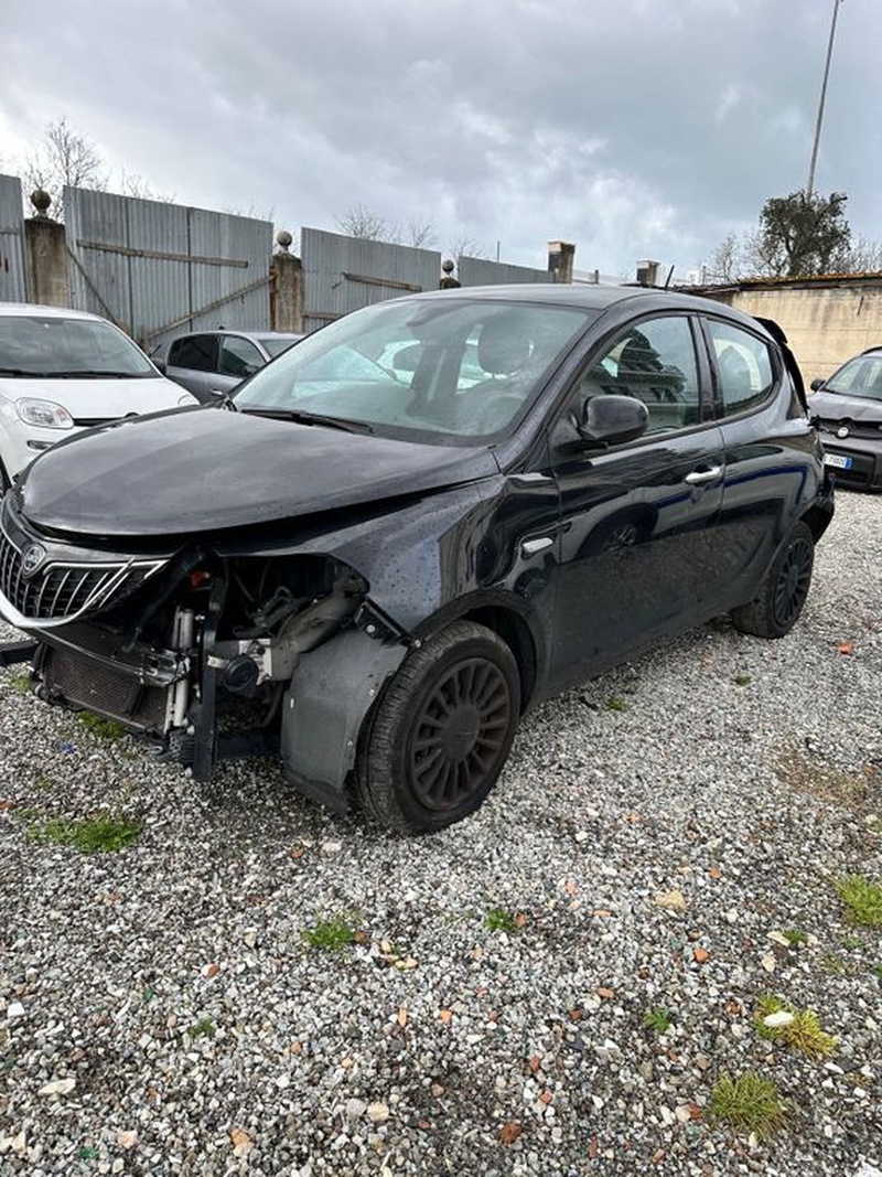 Lancia Ypsilon
