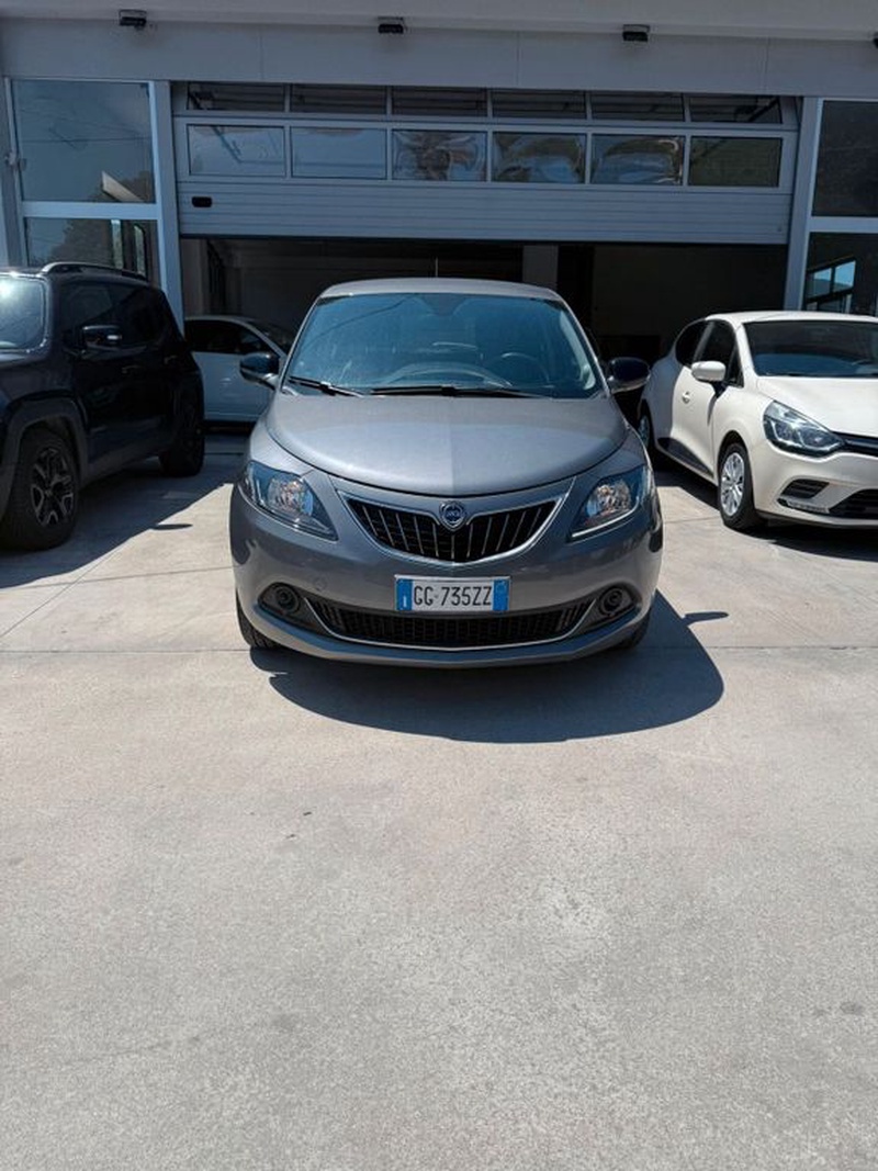 Lancia Ypsilon