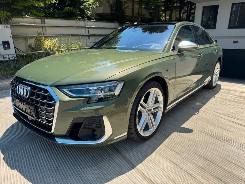 Audi S8