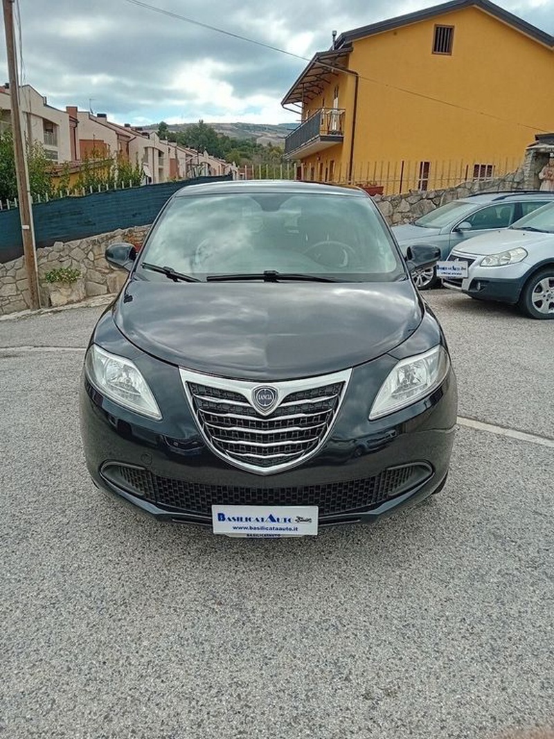 Lancia Ypsilon