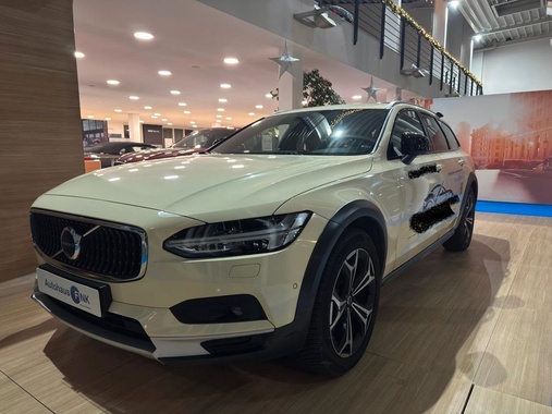 Volvo V90 2023