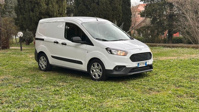 Ford Transit Courier 2023