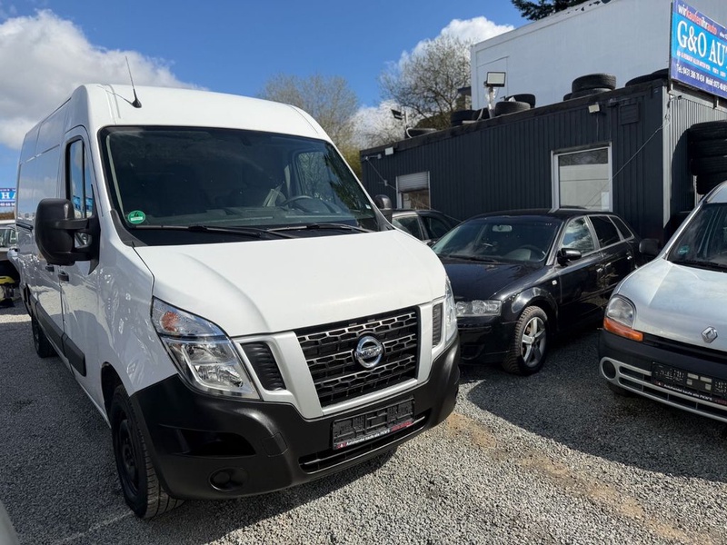 Nissan NV400