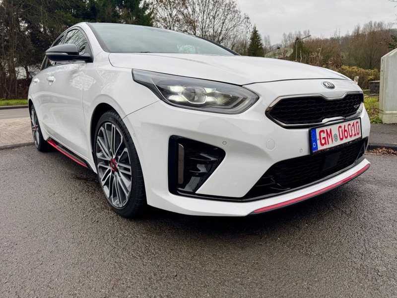 Kia pro cee'd / ProCeed