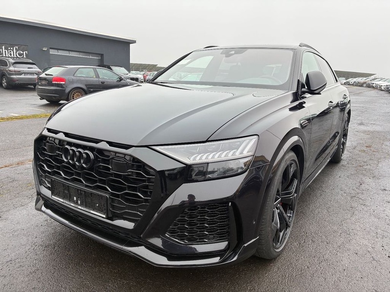 Audi RSQ8