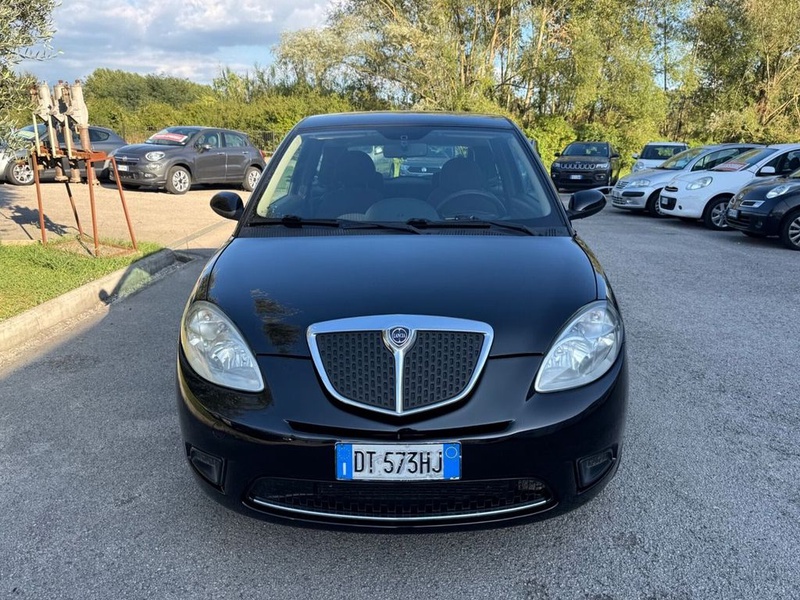 Lancia Ypsilon