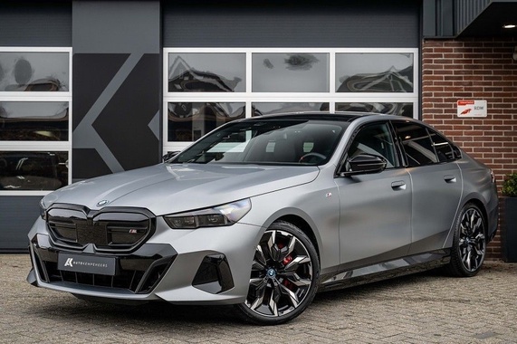 BMW i5 2024