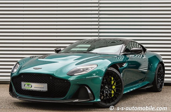 Aston Martin DBS 2024