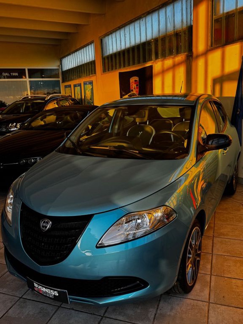Lancia Ypsilon