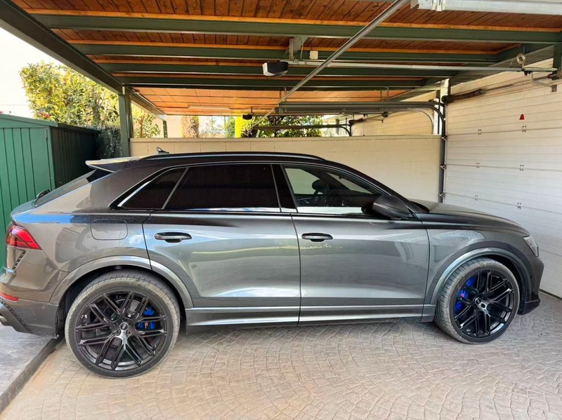 Audi RSQ8