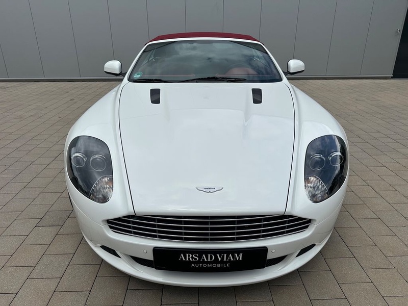 Aston Martin DB9