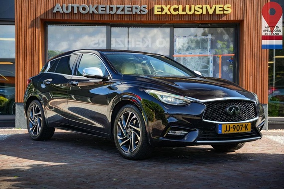Infiniti Q30 2016