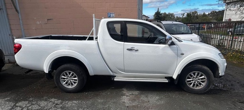 Mitsubishi L200 2015