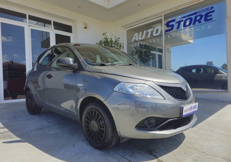 Lancia Ypsilon
