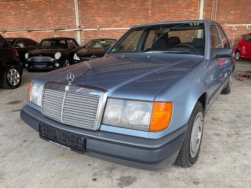 Mercedes-Benz 200 1987