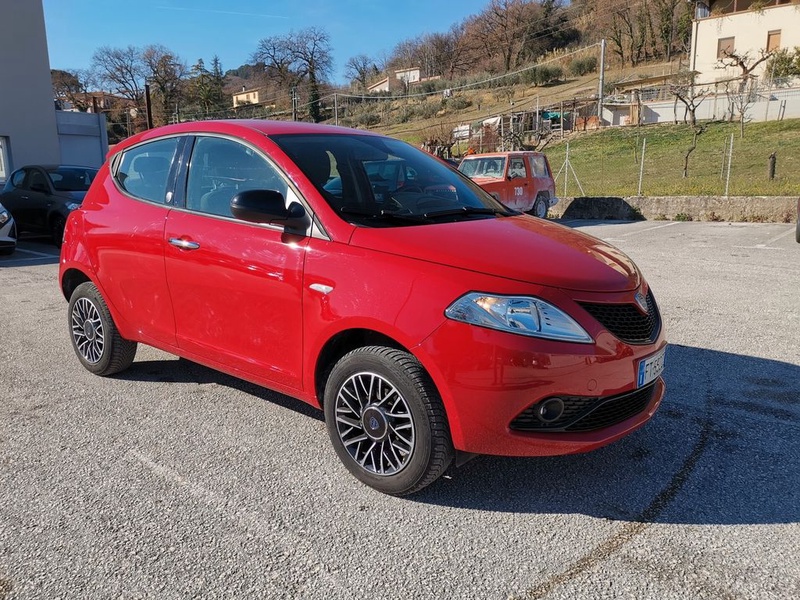 Lancia Ypsilon