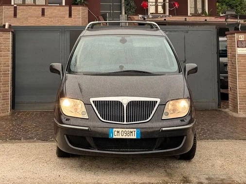 Lancia Phedra 2004