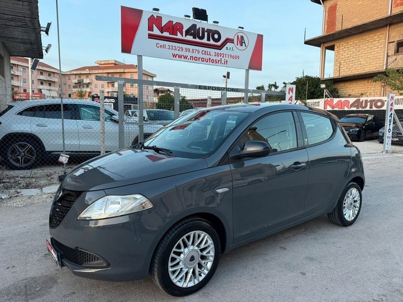 Lancia Ypsilon