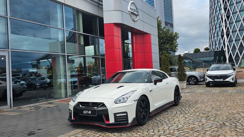 Nissan GT-R
