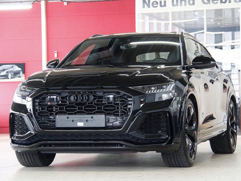 Audi RSQ8