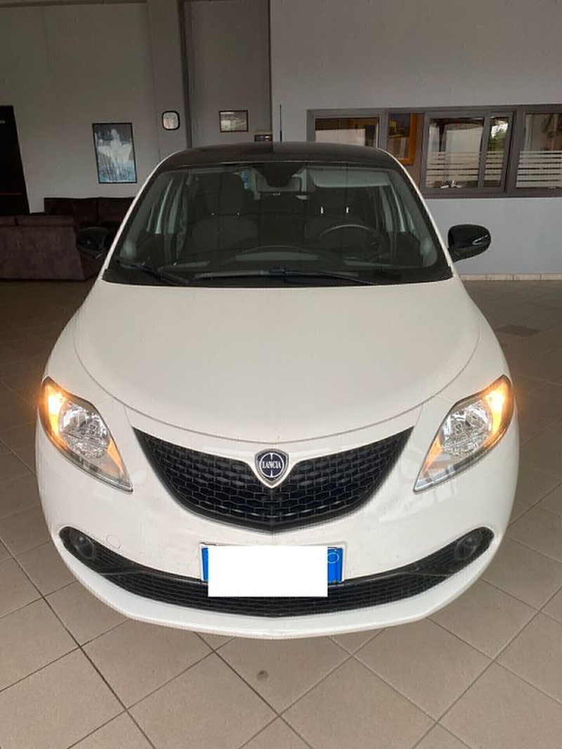 Lancia Ypsilon