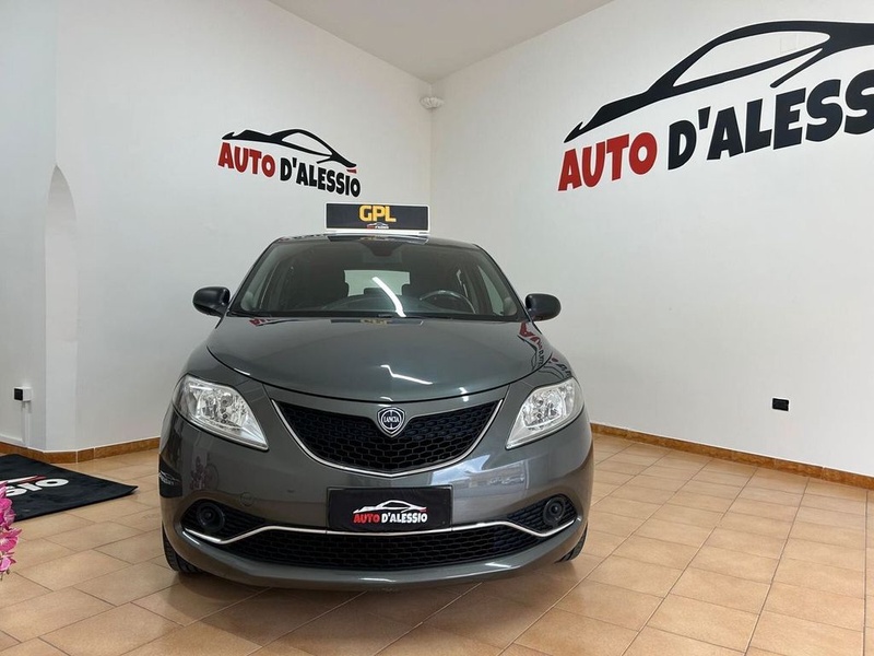 Lancia Ypsilon