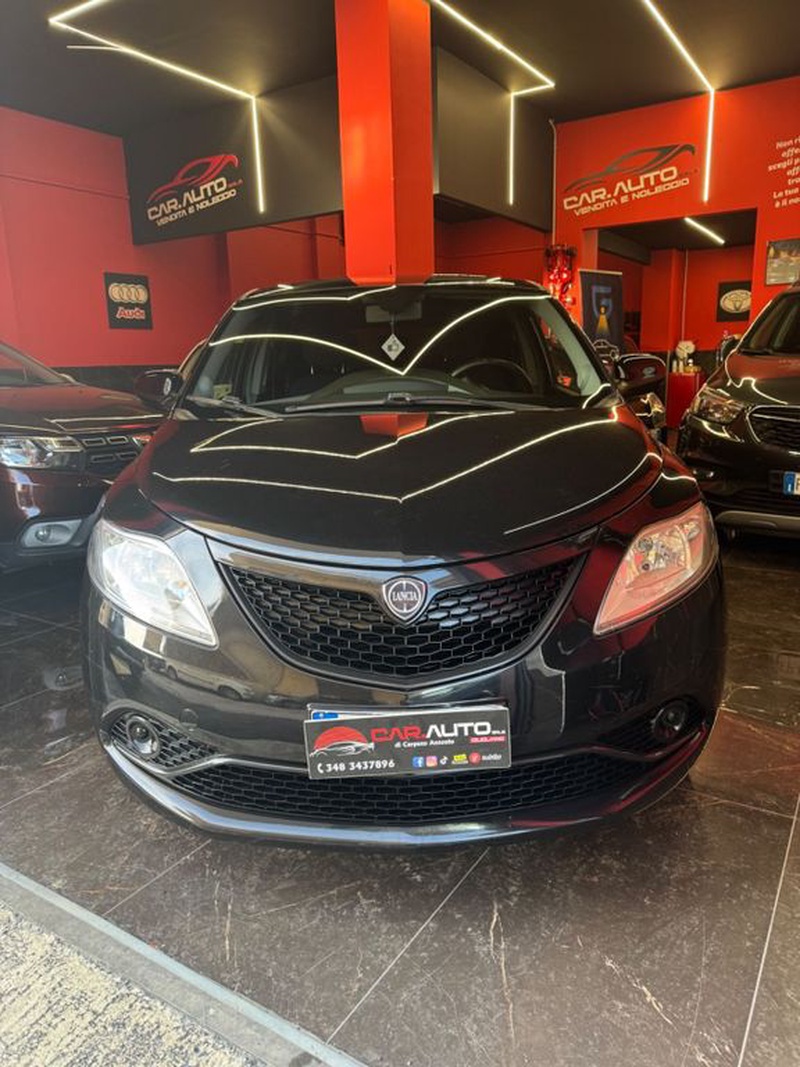 Lancia Ypsilon