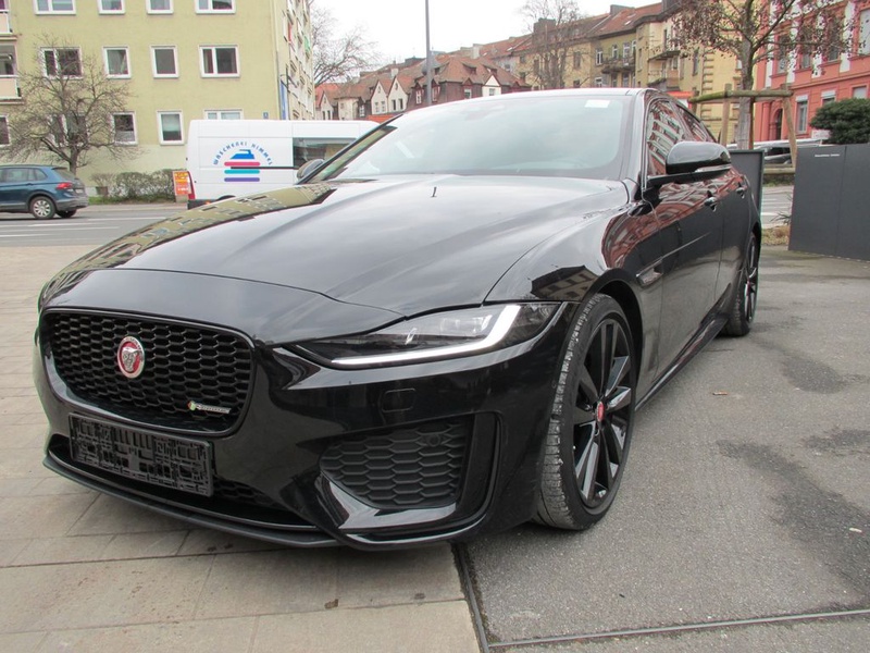 Jaguar XE