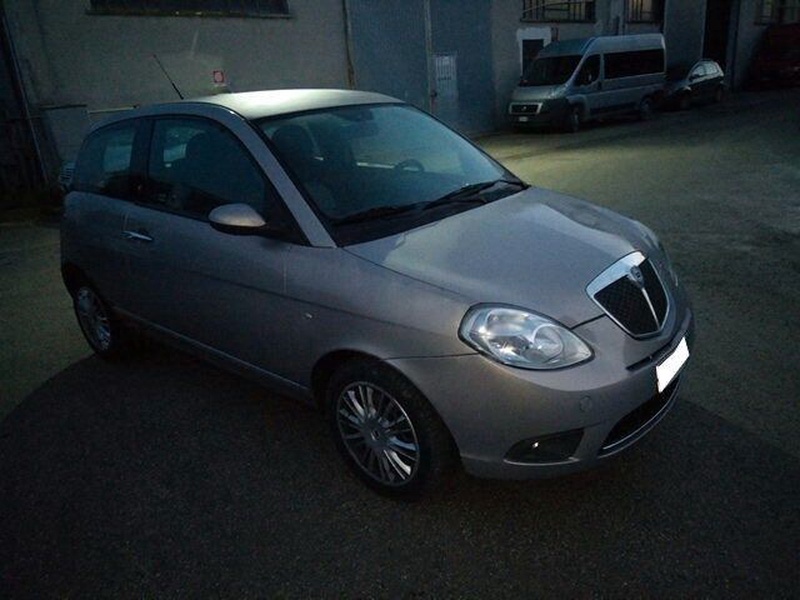 Lancia Ypsilon