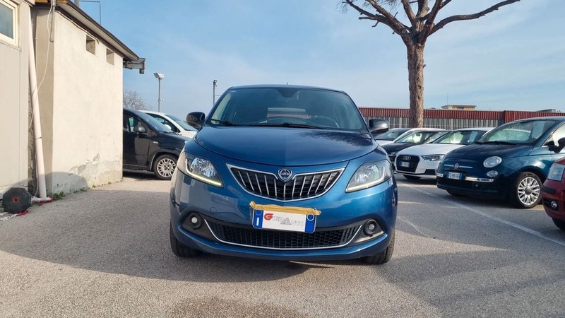 Lancia Ypsilon