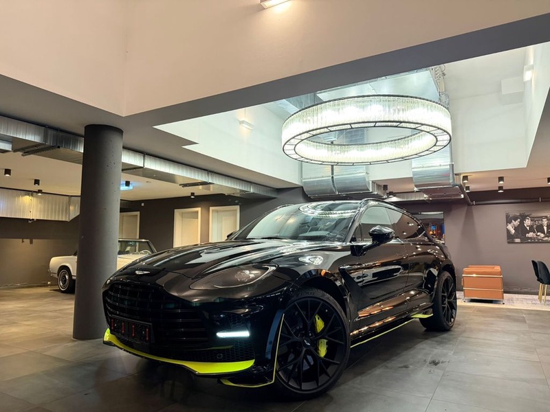 Aston Martin DBX