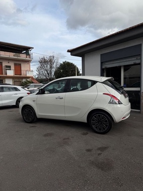 Lancia Ypsilon 2021