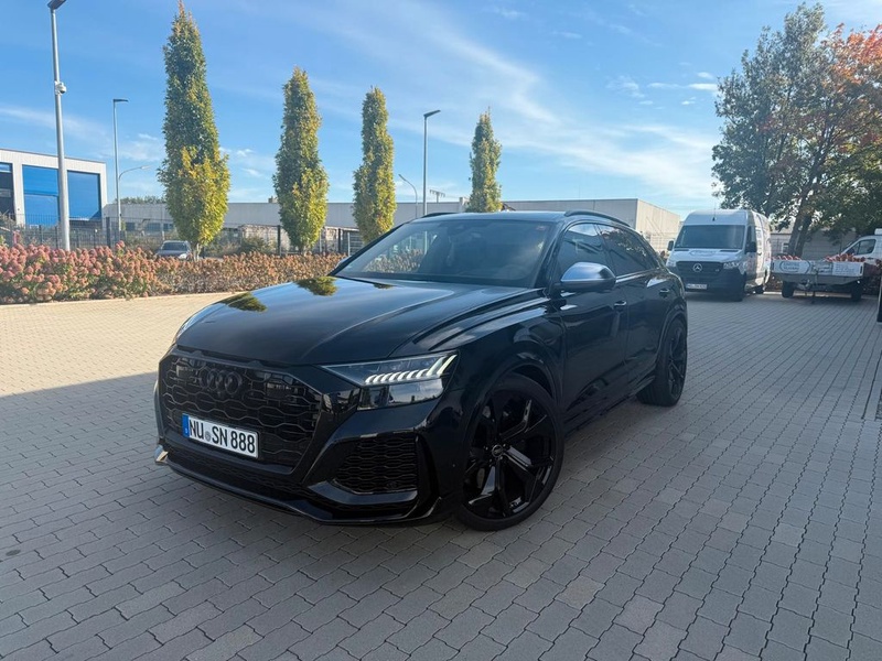 Audi RSQ8
