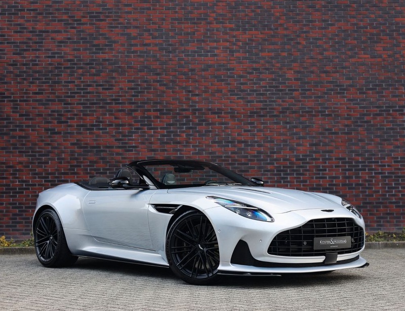 Aston Martin DB12