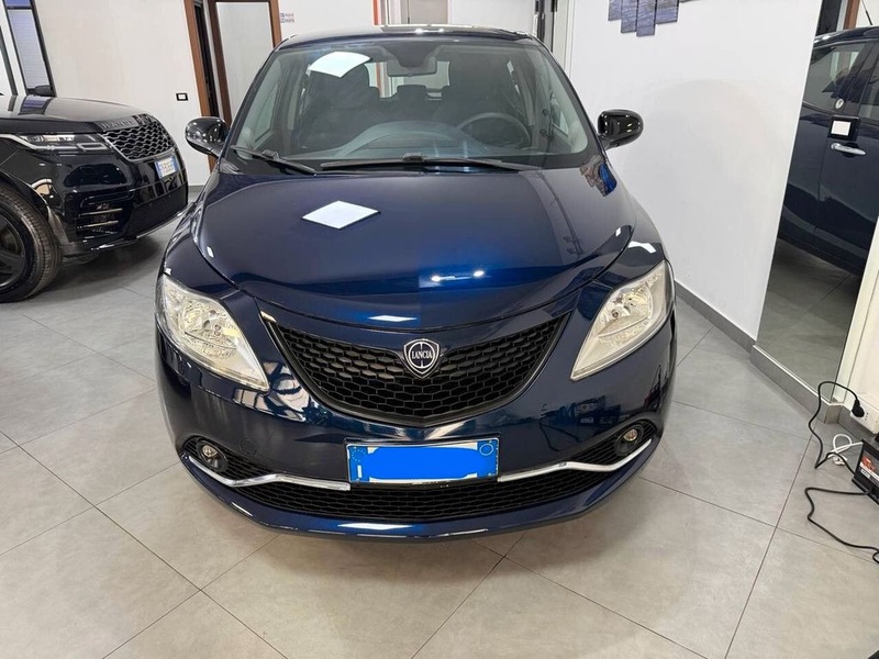 Lancia Ypsilon