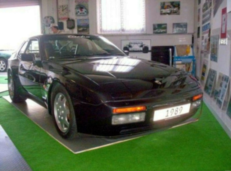 Porsche 944