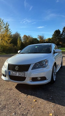 Suzuki Kizashi 2013