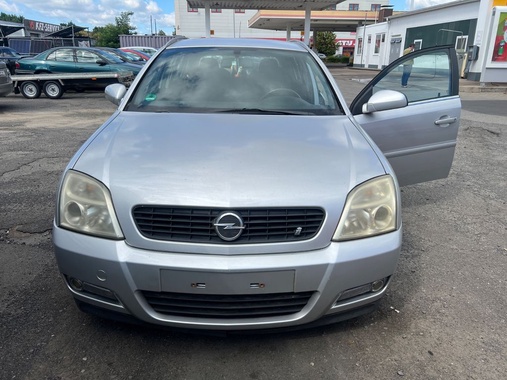 Opel Signum 2004