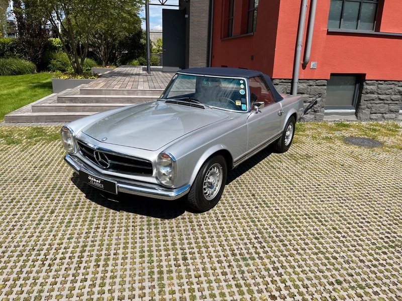 Mercedes-Benz 230