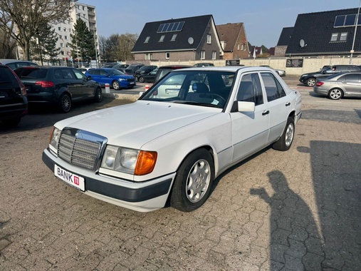 Mercedes-Benz 300 1990