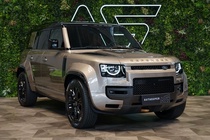 Land Rover Defender 2025