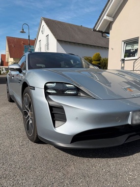Porsche Taycan 2023