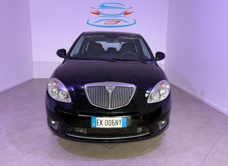 Lancia Ypsilon