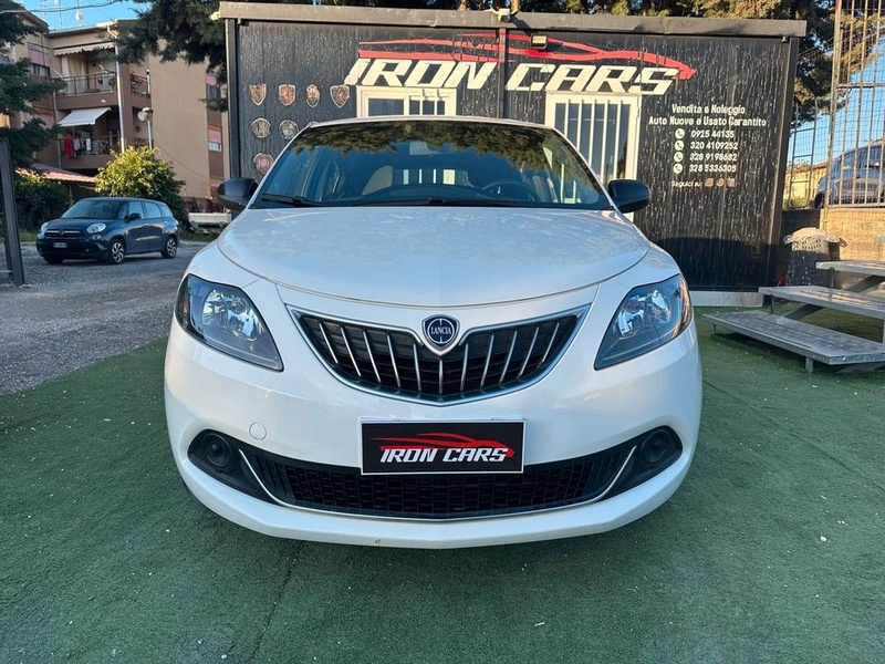Lancia Ypsilon
