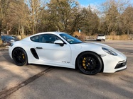 Porsche Cayman 2022