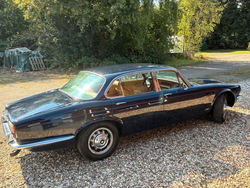 Jaguar XJ-6