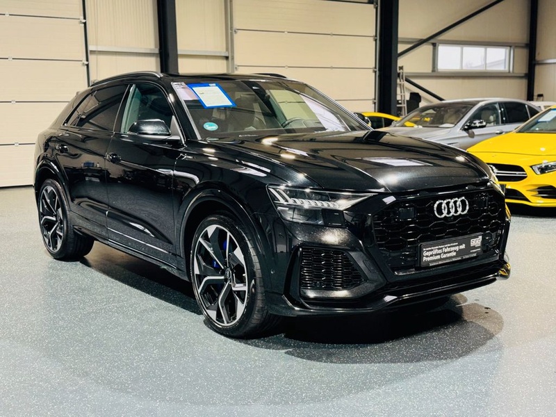 Audi RSQ8